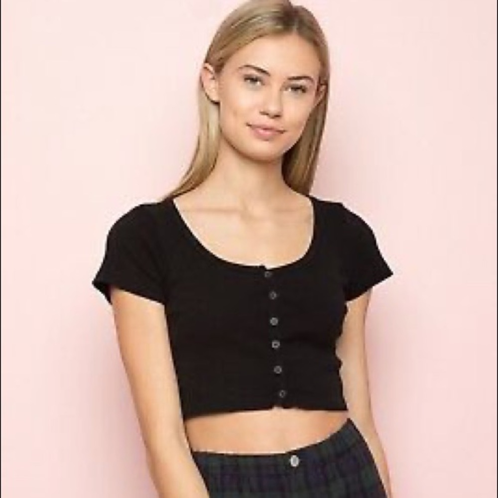 BRANDY MELVILLE cropped black button up